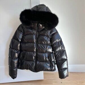 Aritzia Super Puff Jacket Size M